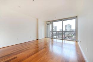 325 Berry St - Photo 1 of 1