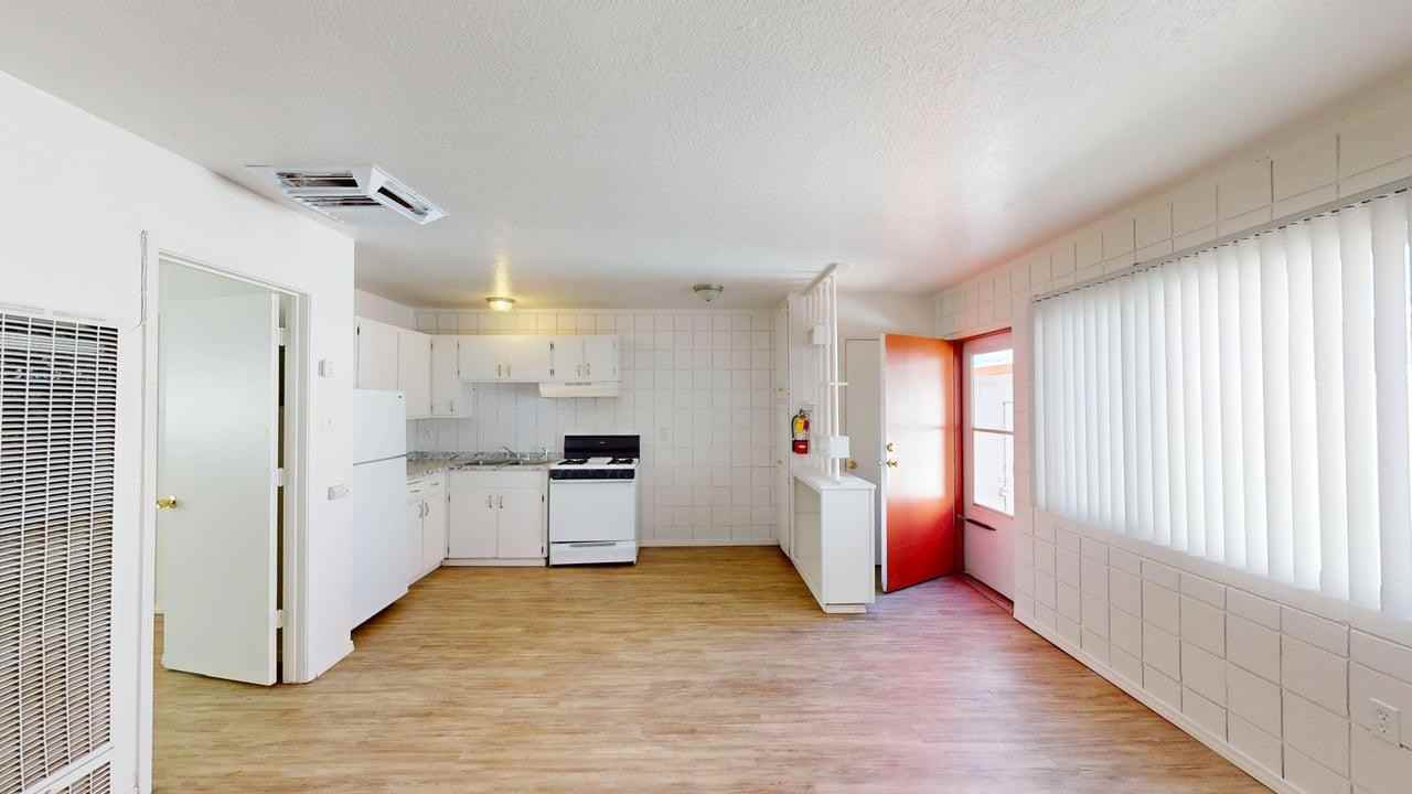 1132 Ortiz Dr Se - Photo 6 of 34