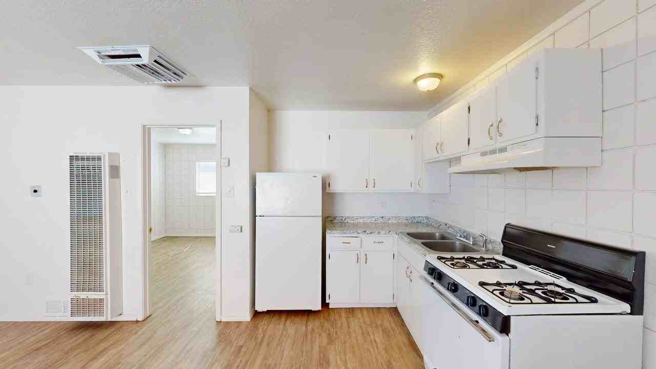 1132 Ortiz Dr Se - Photo 3 of 34