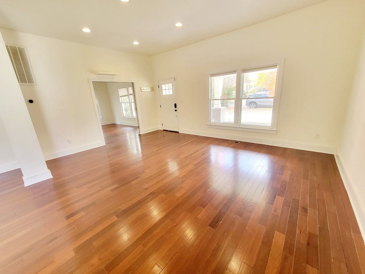 707 S East St - Photo 5 of 46