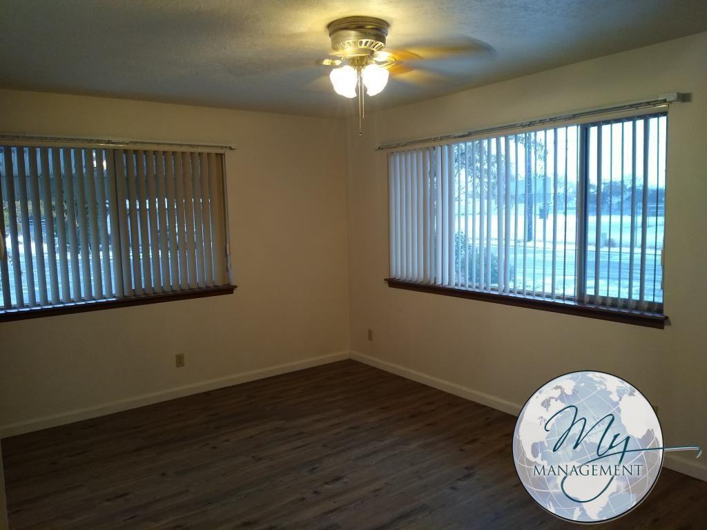 105 Rayborn Cir - Photo 3 of 23