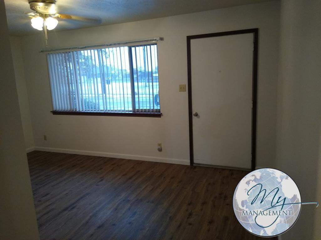 105 Rayborn Cir - Photo 4 of 23