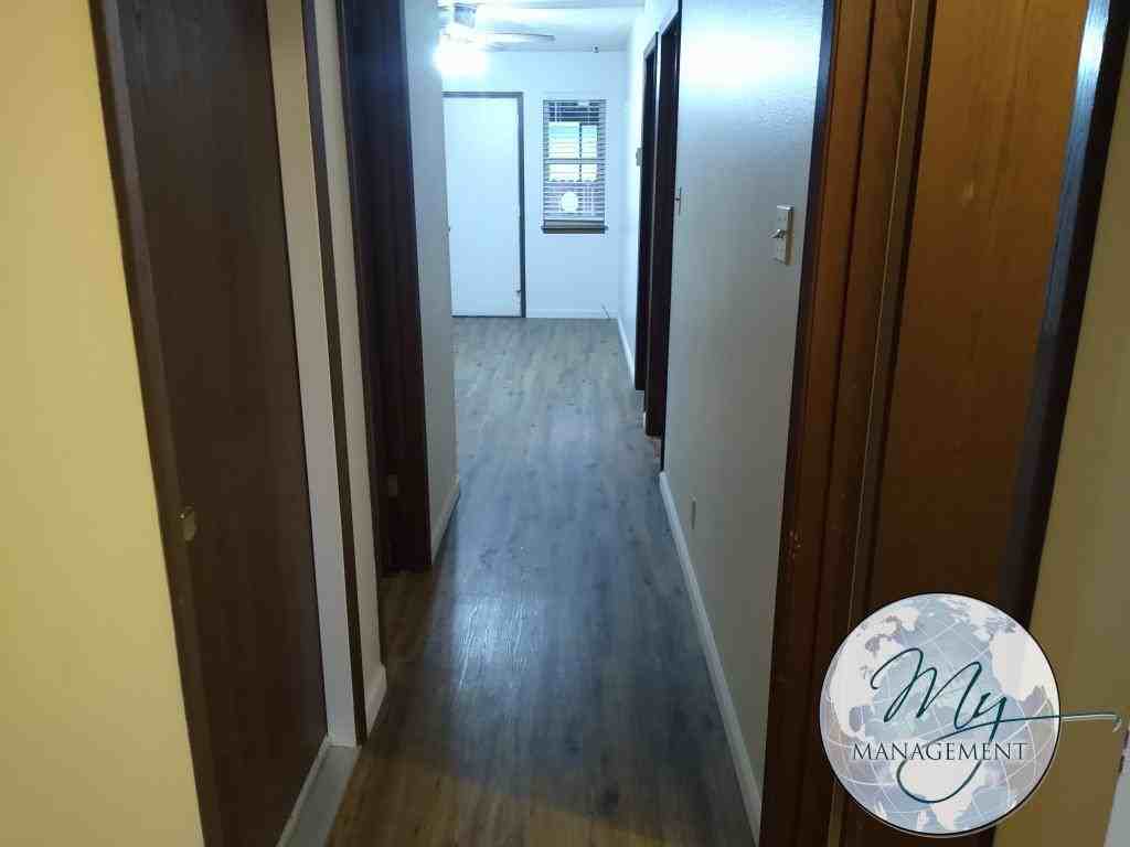 105 Rayborn Cir - Photo 6 of 23