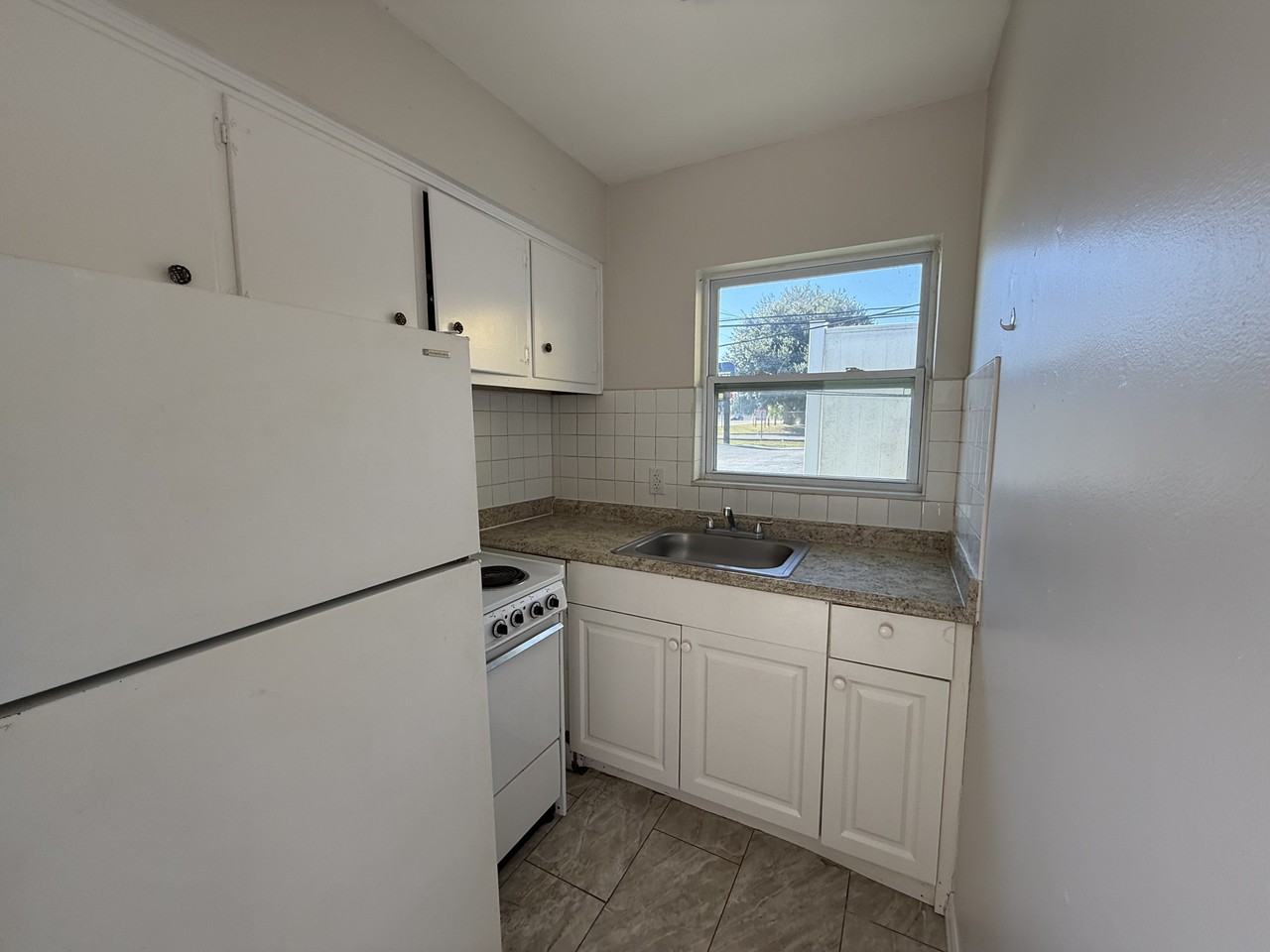 38475 6th Ave #1 - Photo 4 of 9