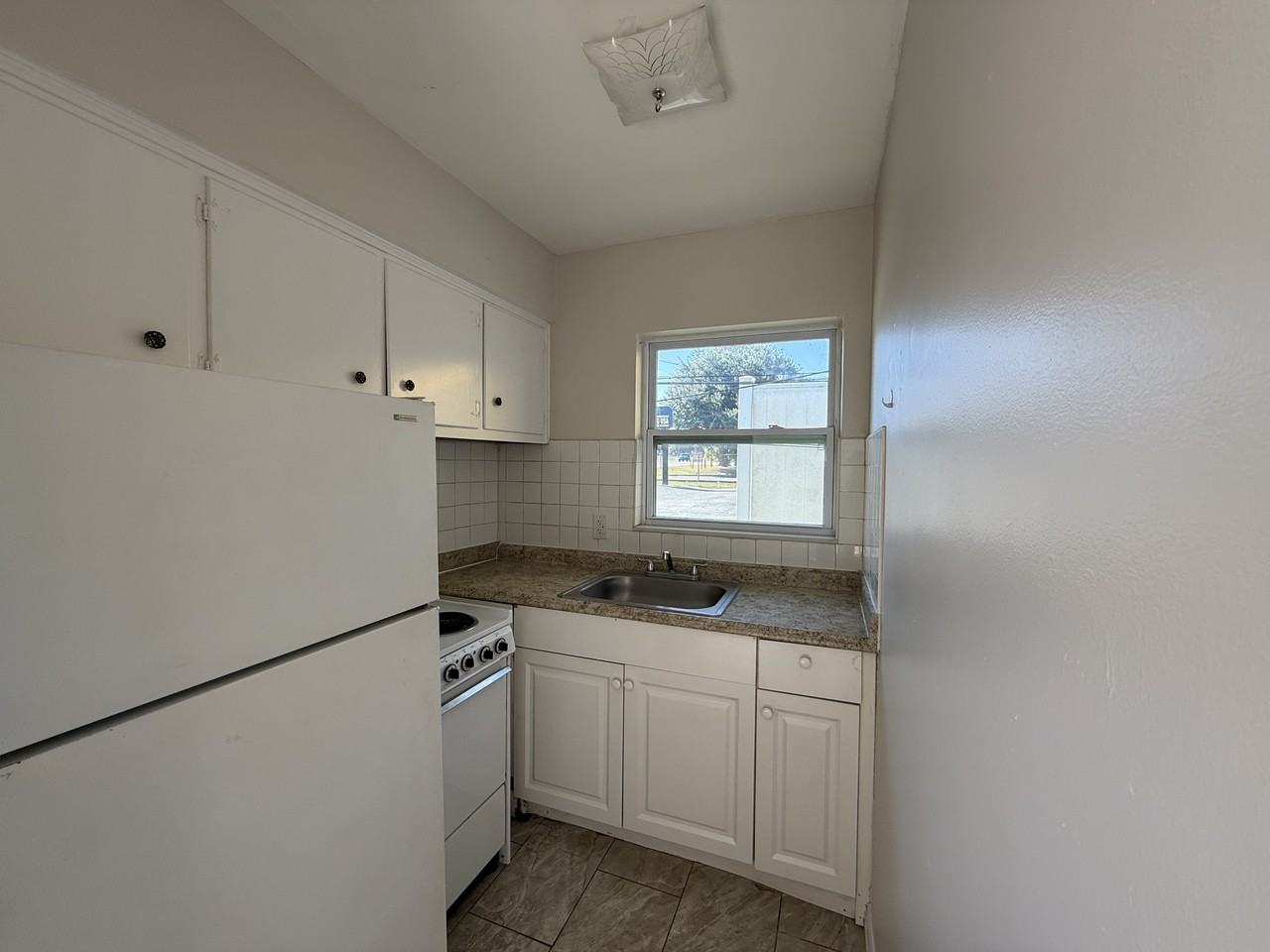 38475 6th Ave #1 - Photo 5 of 9