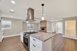 featured image of 2103 Woodway Dr