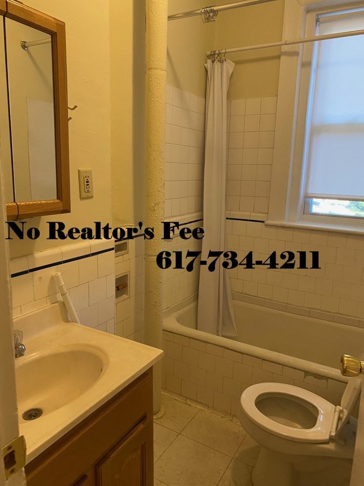 Chestnut Hill Ave - Photo 5 of 8