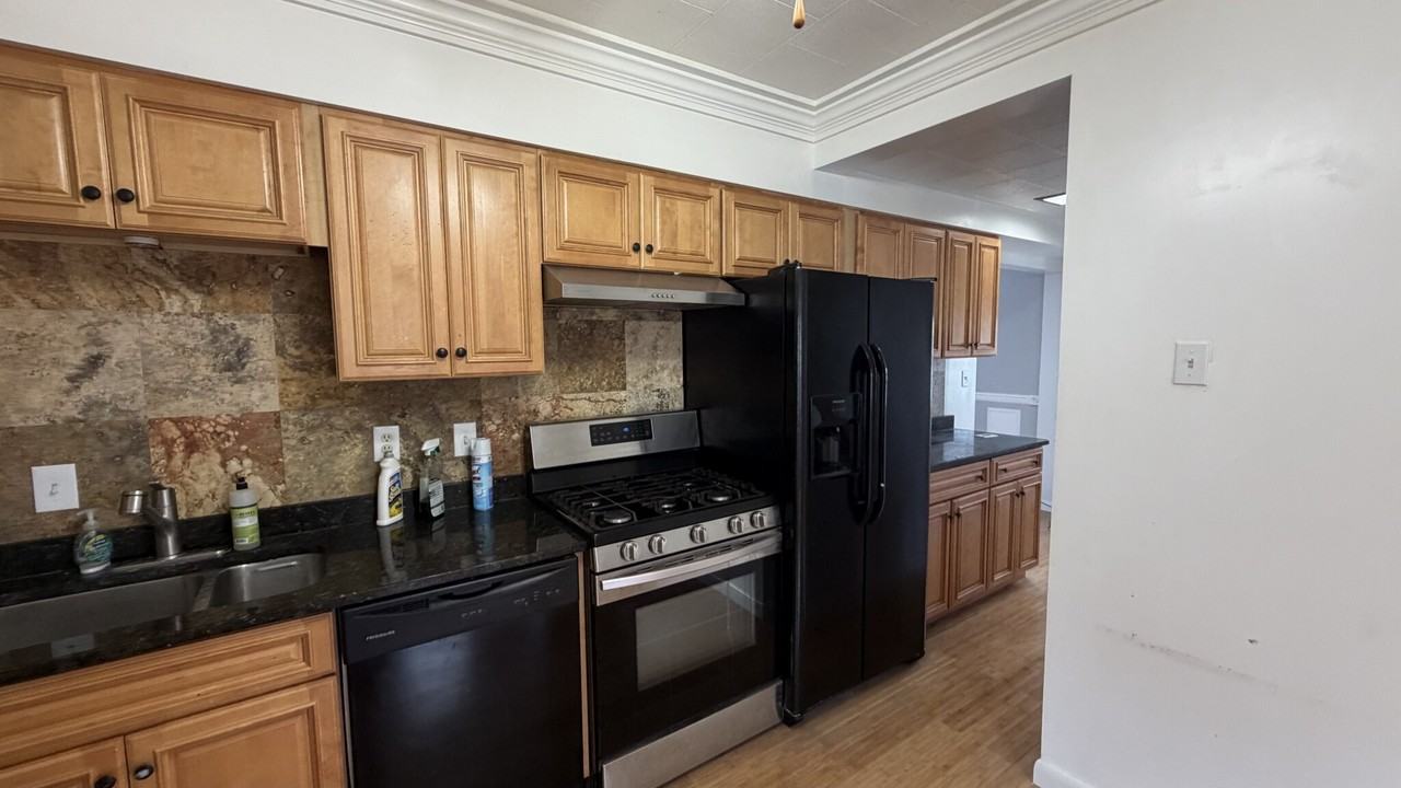 131 Josephine Ave #2 - Photo 2 of 14