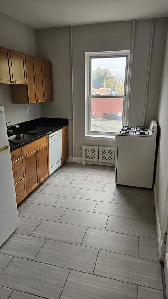 33 Highgate St #6