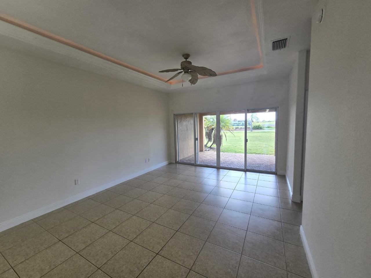 1033 Coronado Ct - Photo 6 of 11