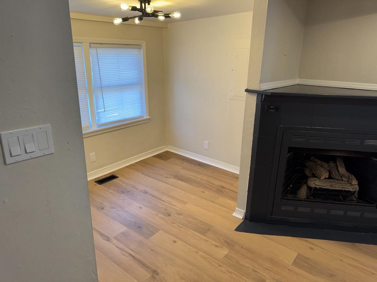 1316 22nd St - Photo 6 of 12