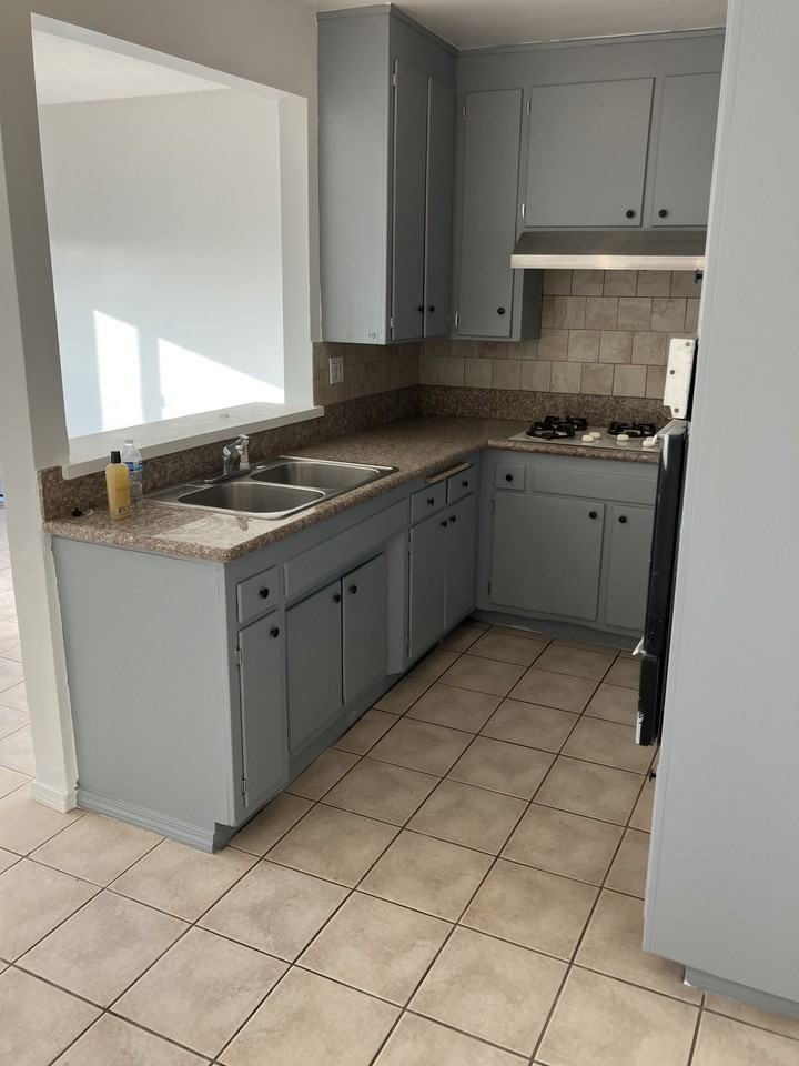 1116 East Elk Avenue #5 - Photo 6 of 7