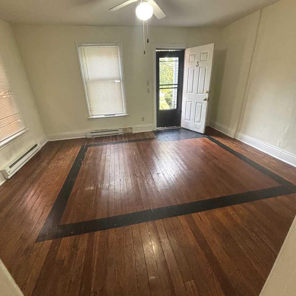 718 West Ionia Street ##3 - Photo 2 of 8