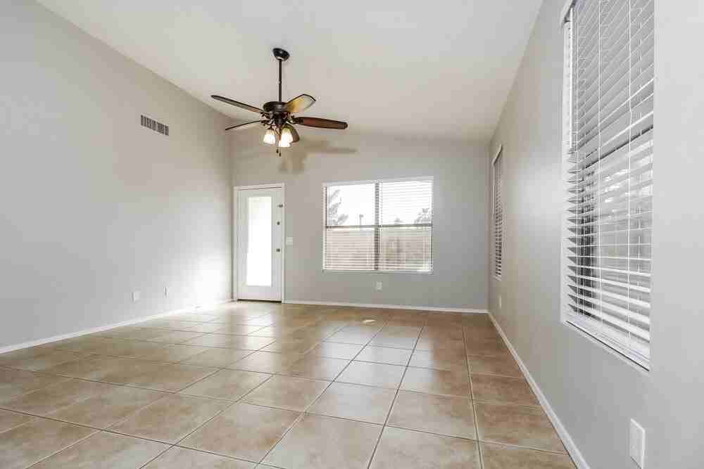 15415 W Lea Ln - Photo 3 of 16