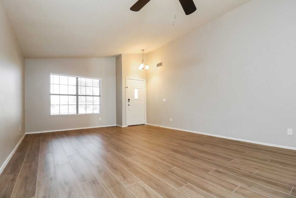 15415 W Lea Ln - Photo 5 of 16