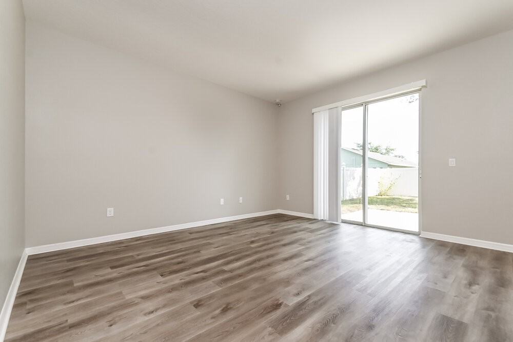 906 Windton Oak Dr - Photo 4 of 17