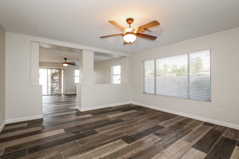 2902 W Irma Ln - Photo 2 of 15