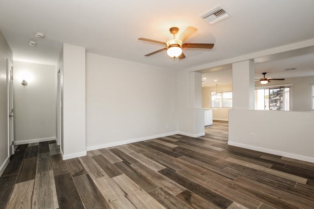 2902 W Irma Ln - Photo 3 of 15