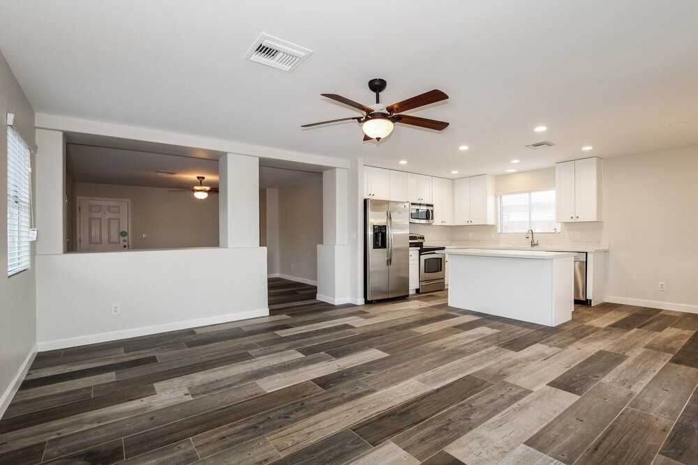 2902 W Irma Ln - Photo 4 of 15