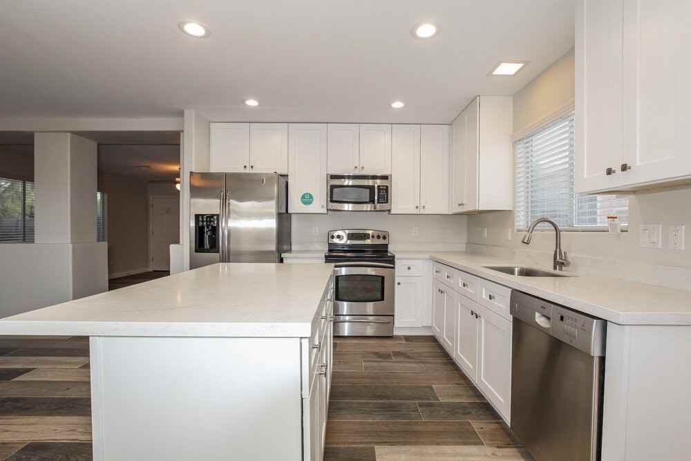 2902 W Irma Ln - Photo 6 of 15