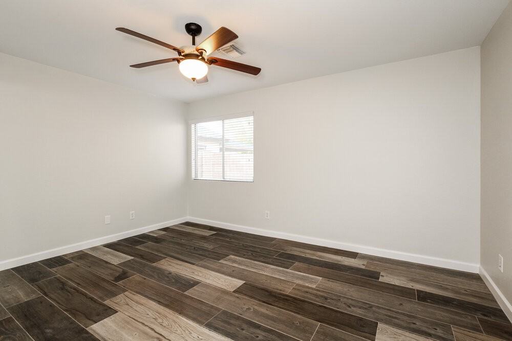 2902 W Irma Ln - Photo 7 of 15