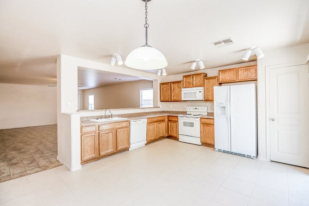 4090 East Silverbell Road - Photo 7 of 16