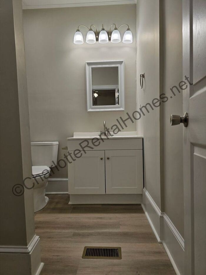 319 2nd Street Place Southeast - Photo 3 of 9