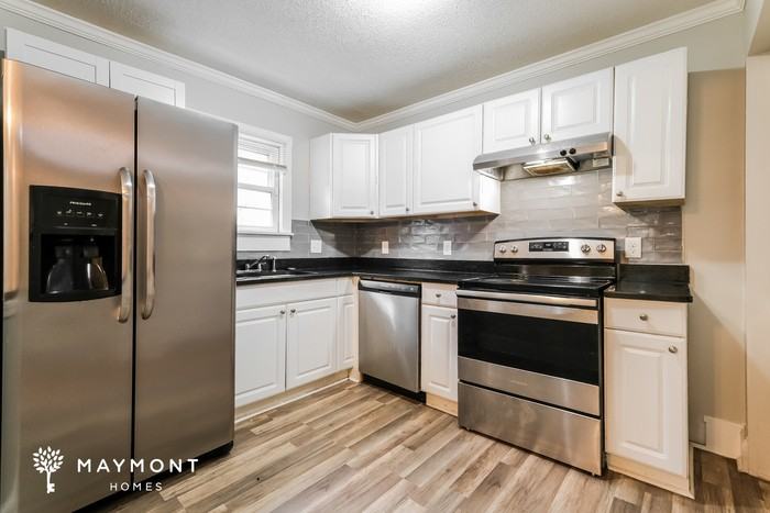 1371 Fulton Ave - Photo 7 of 13