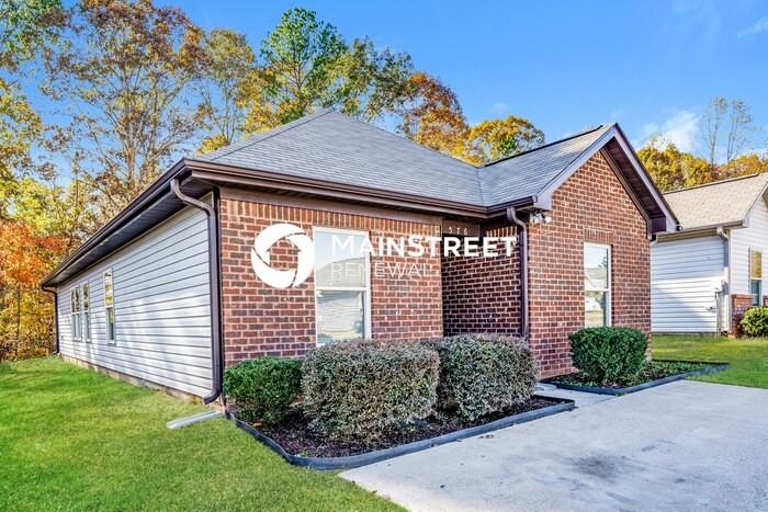 576 Kincaid Cove Ln - Photo 2 of 18