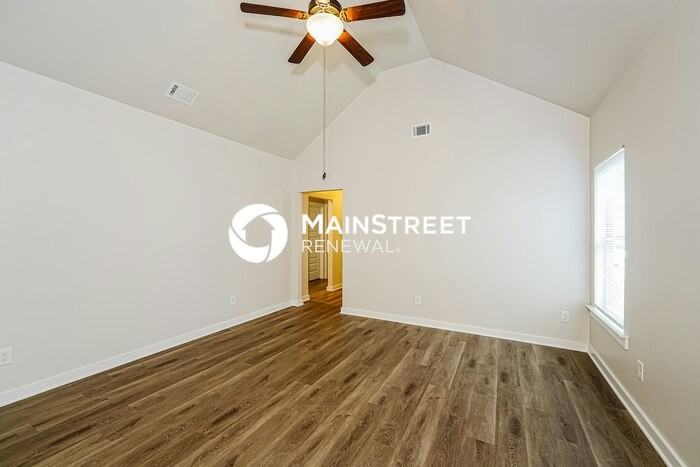 576 Kincaid Cove Ln - Photo 4 of 18