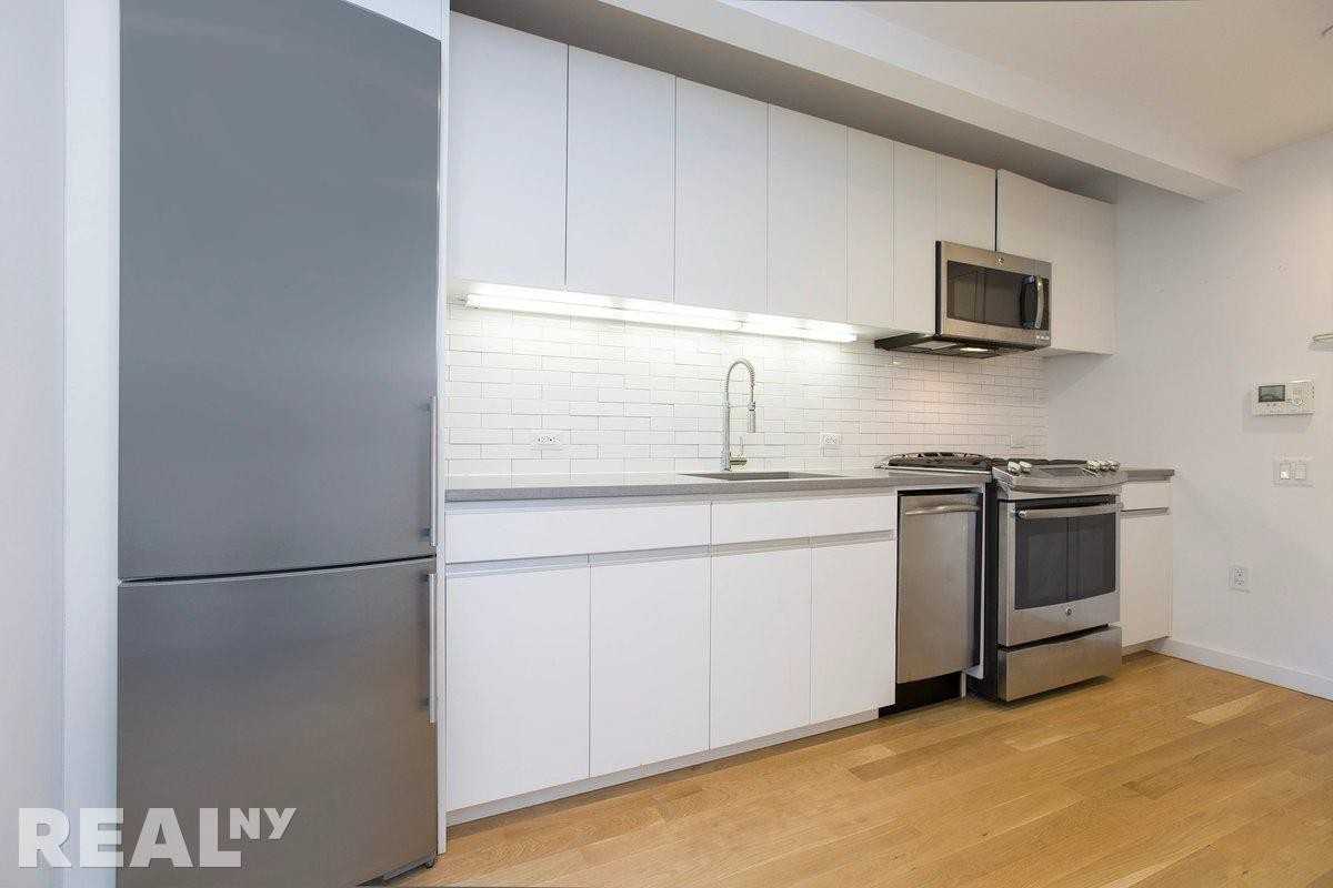 E Houston St #2E - Photo 3 of 7