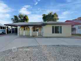 527 W 1st St - Photo 1 of 1