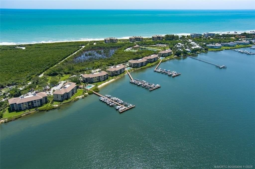 4720 Ne Sandpebble Trce Apt 403 #403 - Photo 2 of 40