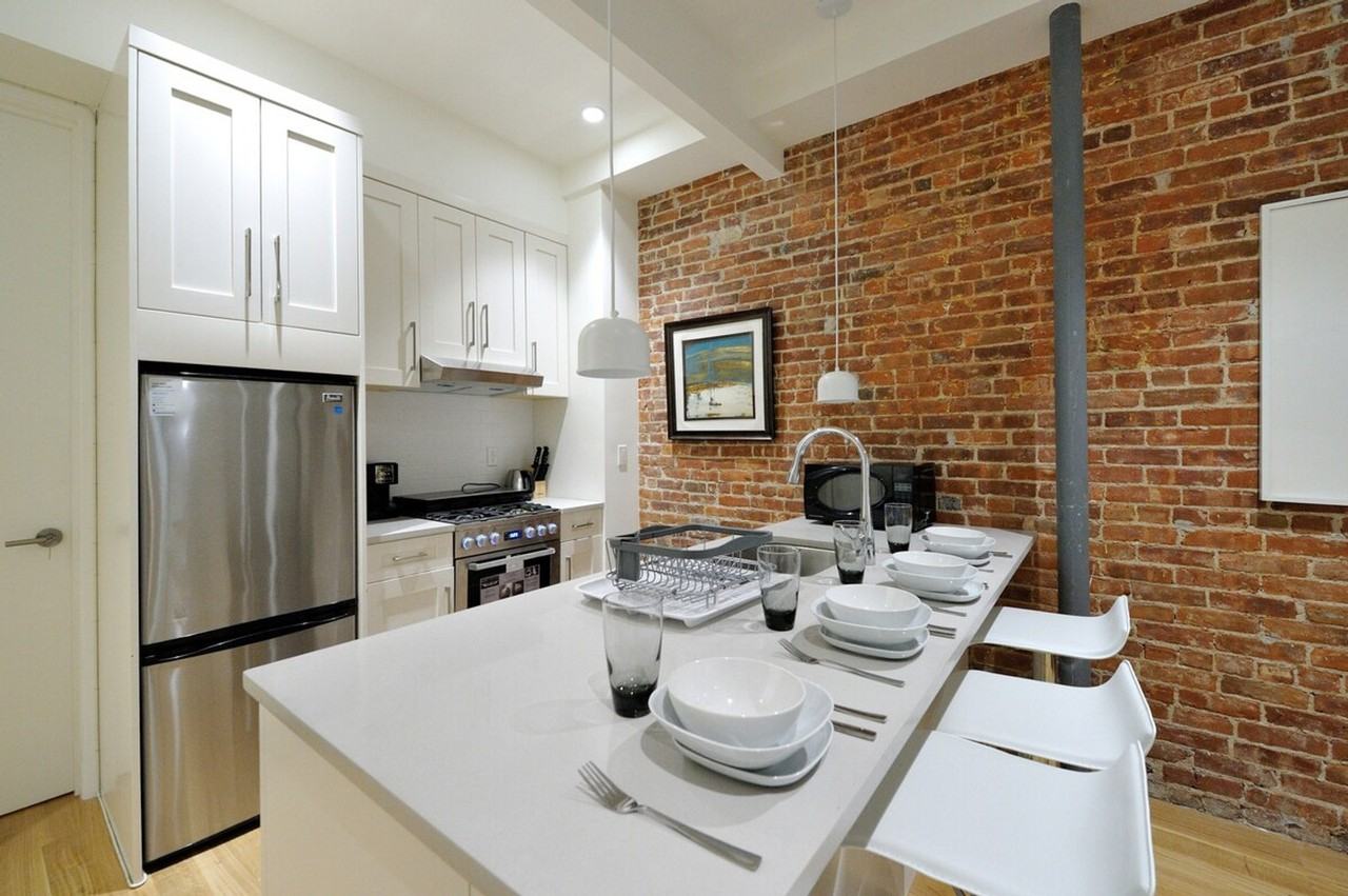 353 W 46th St #1323931P - Photo 4 of 24