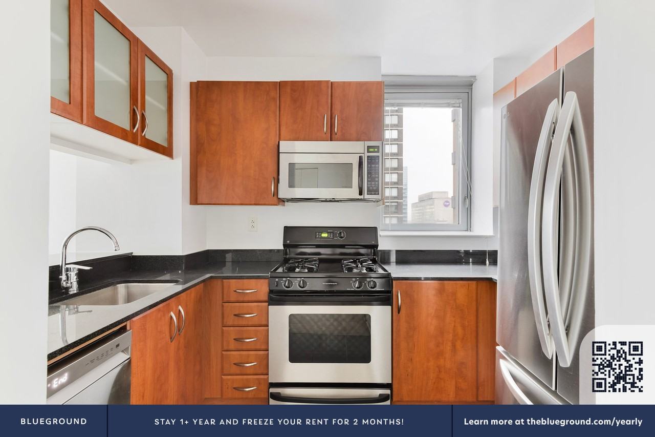 222 East 34th Street - Photo 7 of 52