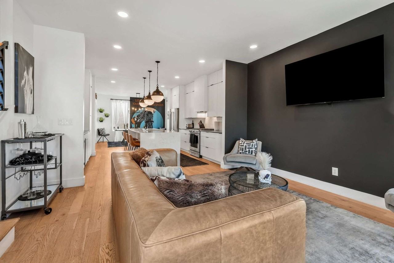 1007 12th Ave N #1051727P - Photo 2 of 50