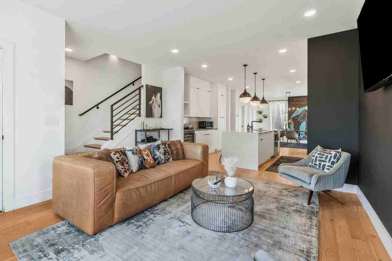 1007 12th Ave N #1051727P - Photo 5 of 50