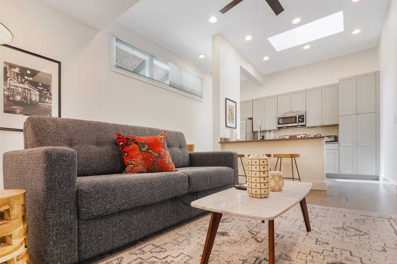 127 Carondelet Street - Photo 4 of 52