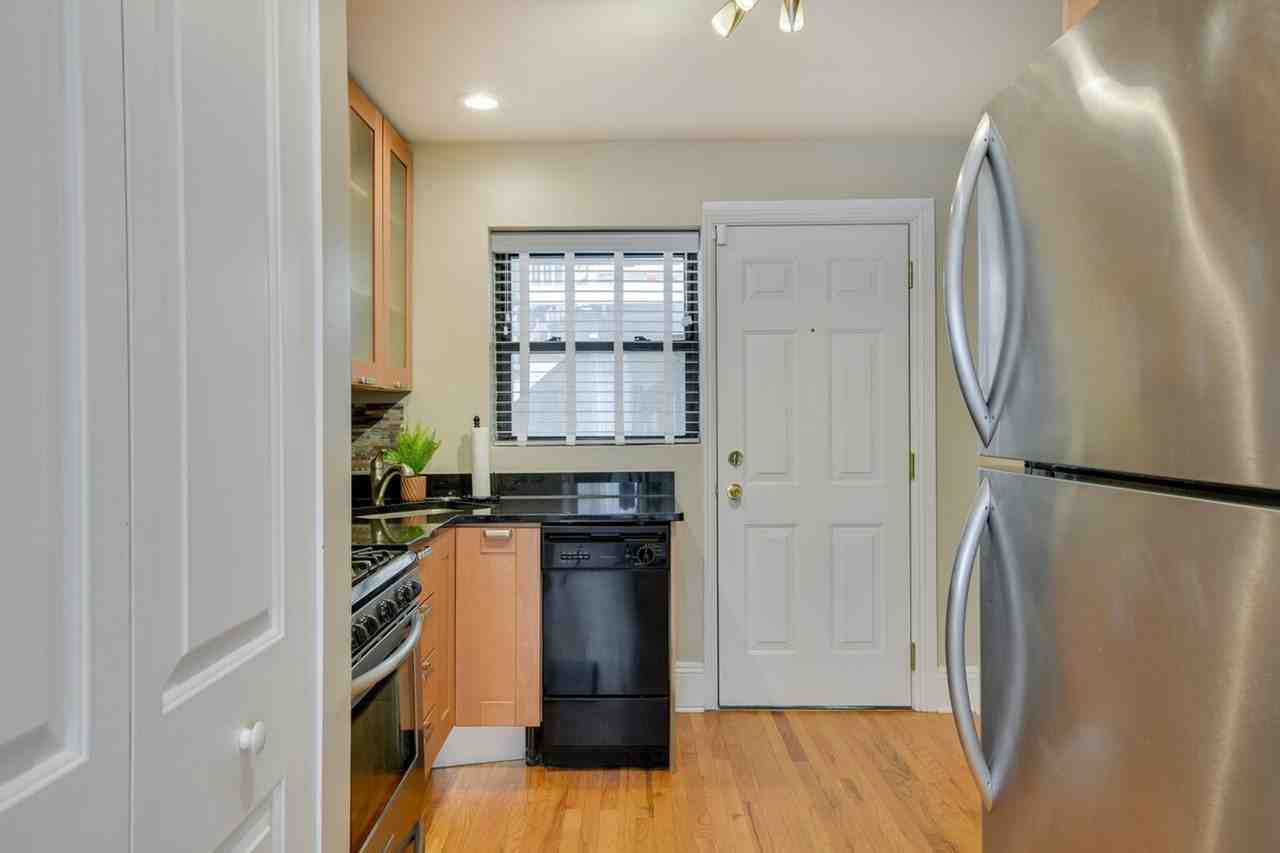 7425 North Sheridan Road #1305531P - Photo 7 of 26