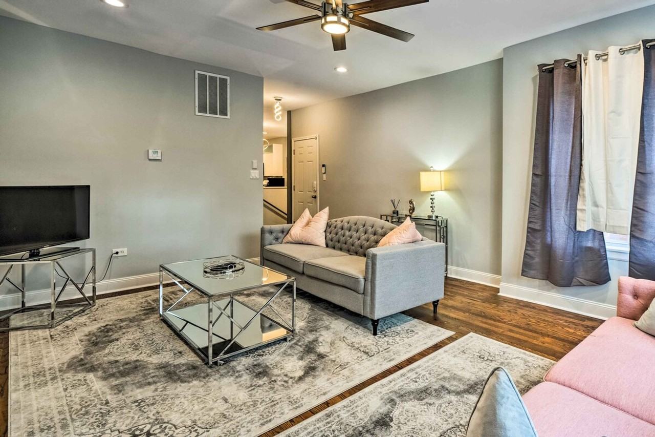 7931 S Eberhart Ave #1305916P - Photo 5 of 27