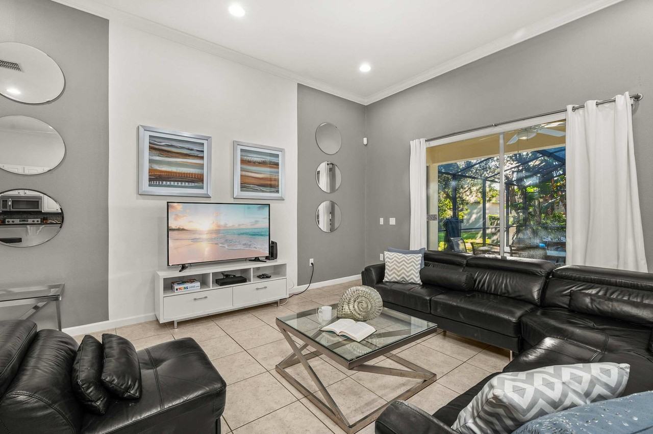 4140 Oaktree Dr #1325640P - Photo 5 of 50