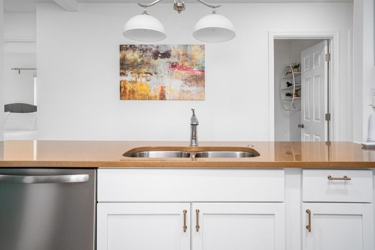 2549 Columbia Ave #1332865P - Photo 7 of 25