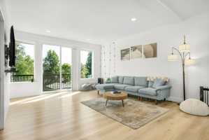 featured image of 3309 Ne 42nd Pl