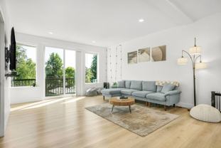 3309 Ne 42nd Pl - Photo 1 of 1