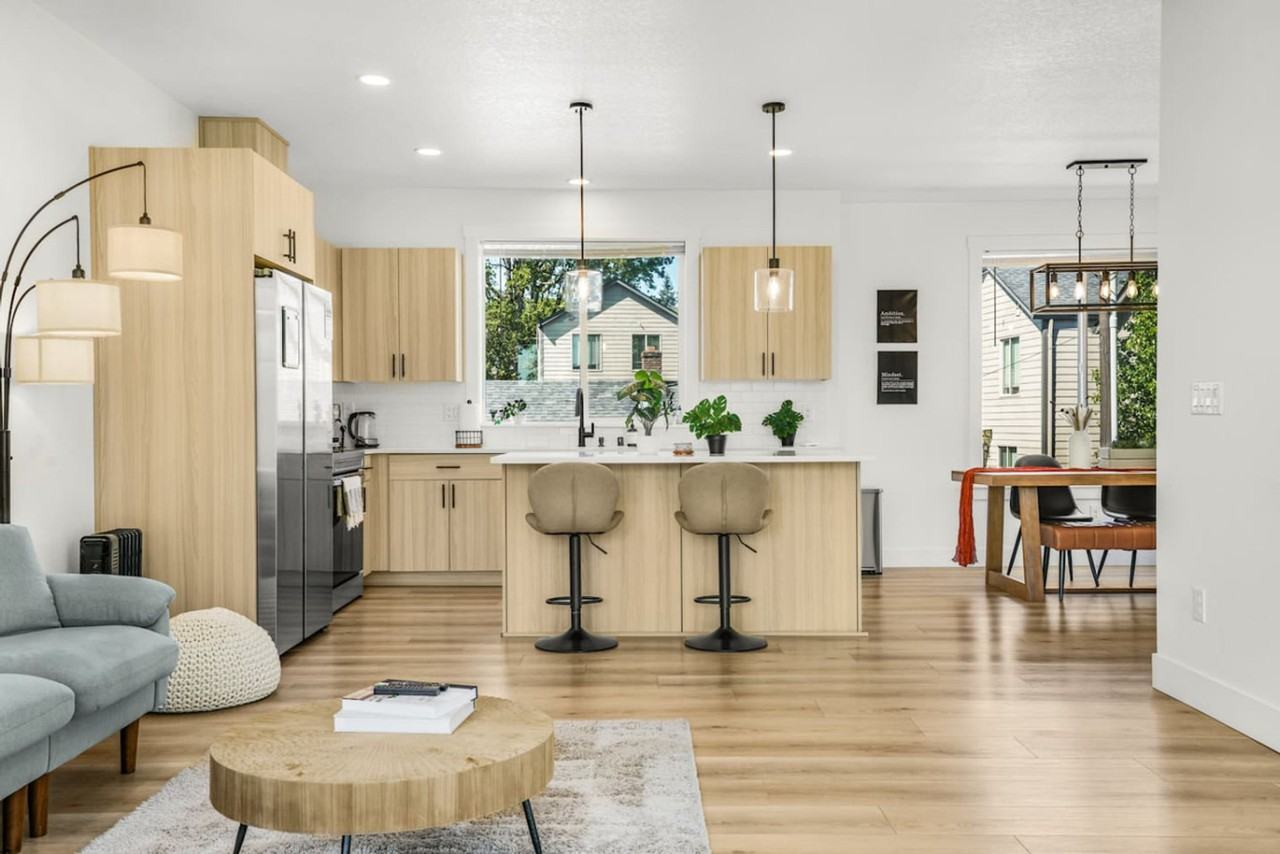 3309 Ne 42nd Pl #1334335P - Photo 2 of 43