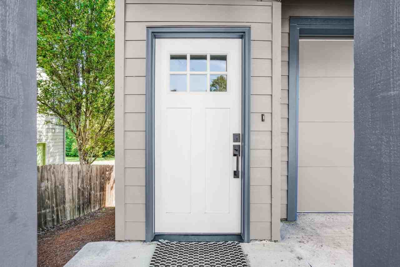 3309 Ne 42nd Pl #1334335P - Photo 6 of 43