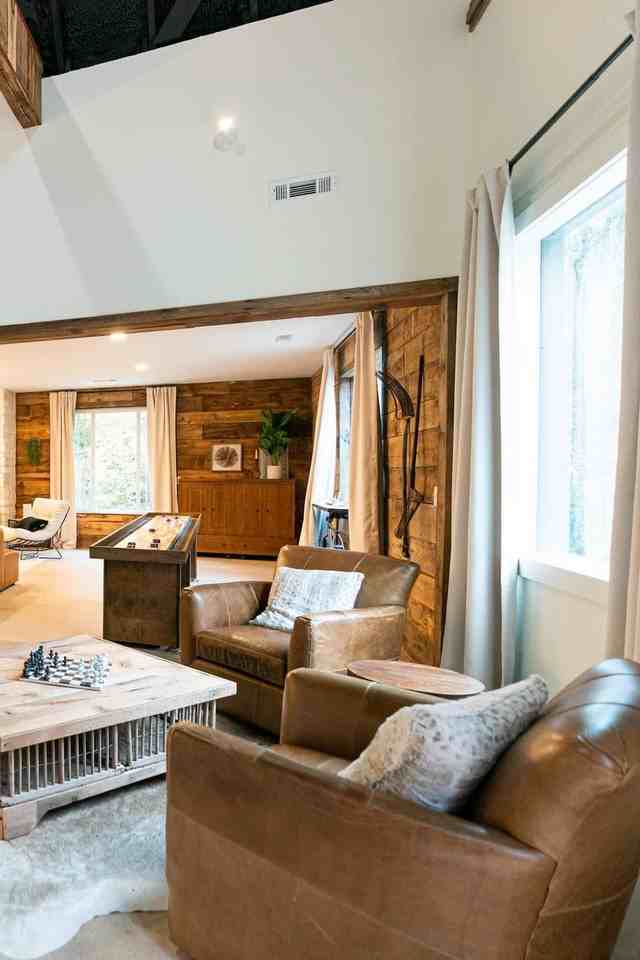 8442 East McNelly Road - Photo 5 of 96