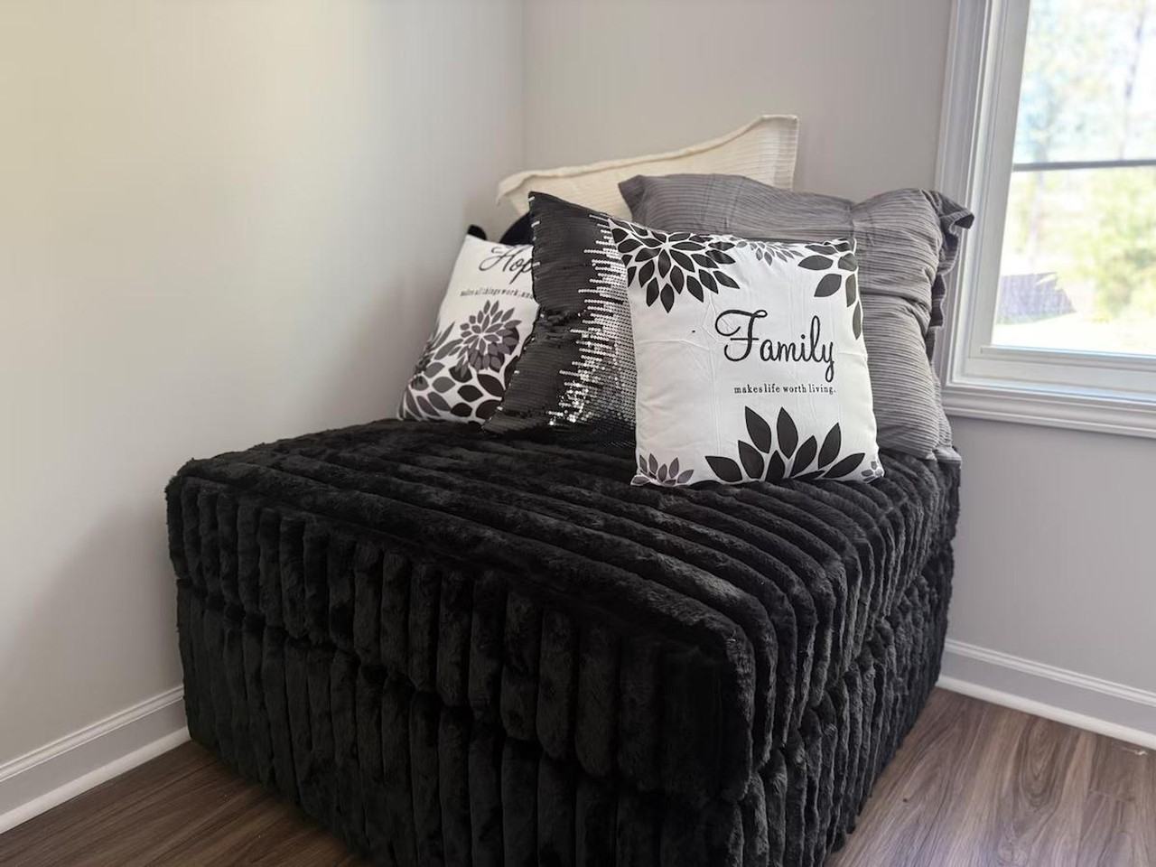 2794 Prince Charles Ct #1339900P - Photo 2 of 28