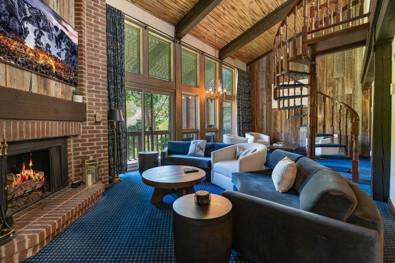 70 Gallun Ln #1339905P - Photo 2 of 34