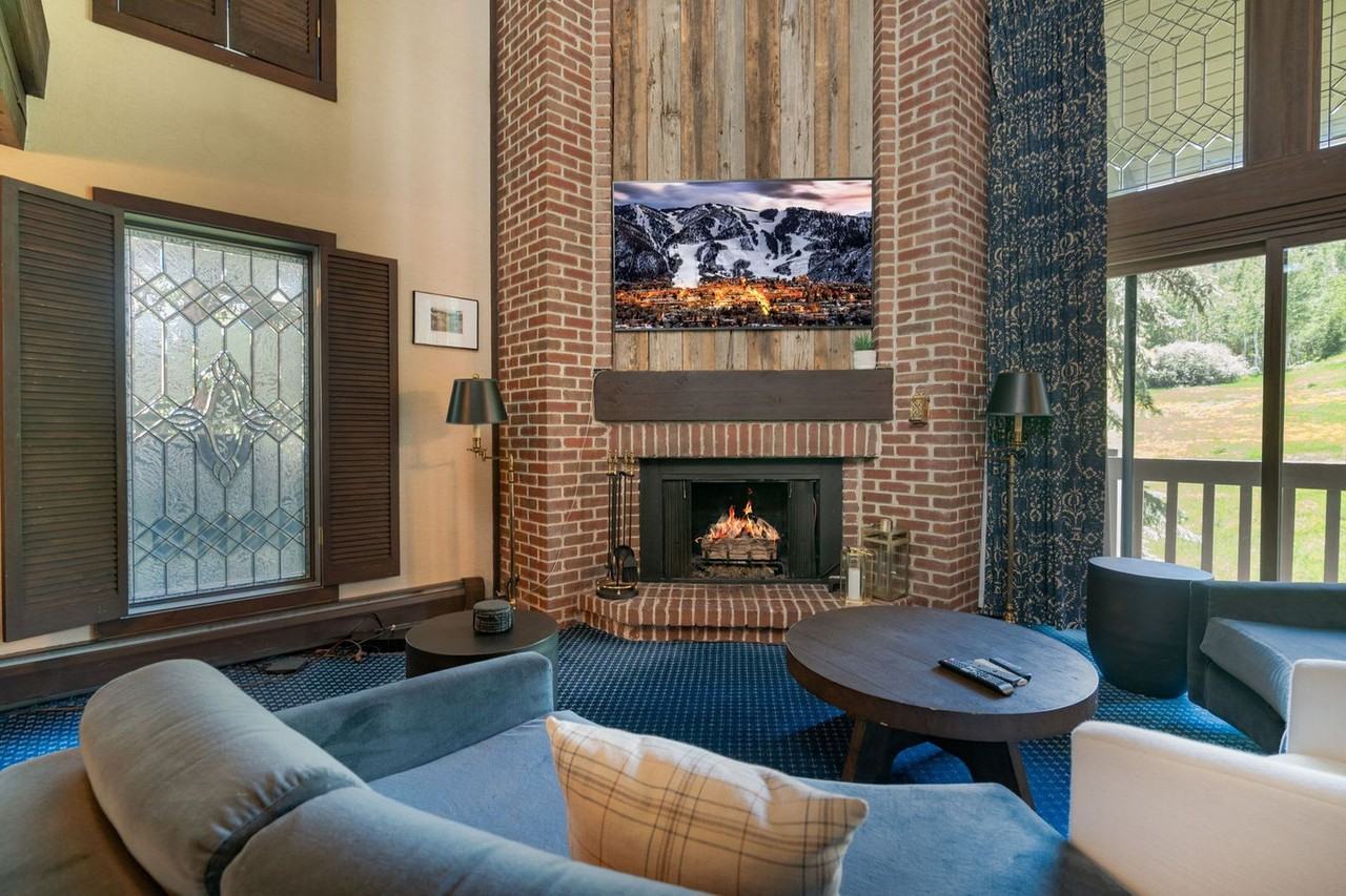 70 Gallun Ln #1339905P - Photo 3 of 34